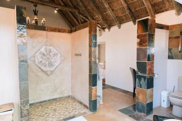 Tshukudiba Game Lodge Tom Burke Kültér fotó