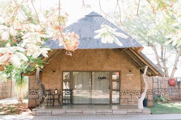 Tshukudiba Game Lodge Tom Burke Kültér fotó