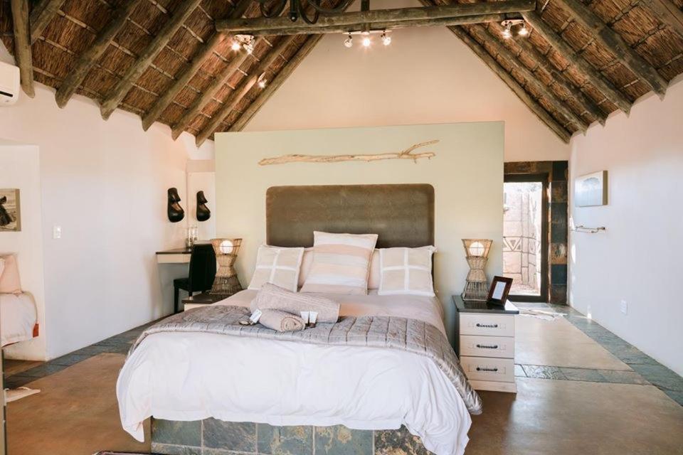 Tshukudiba Game Lodge Tom Burke Kültér fotó