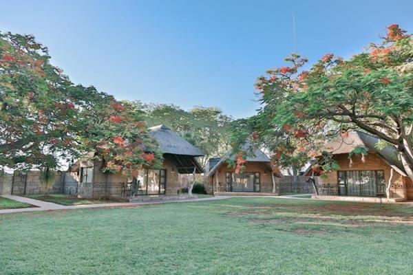 Tshukudiba Game Lodge Tom Burke Kültér fotó